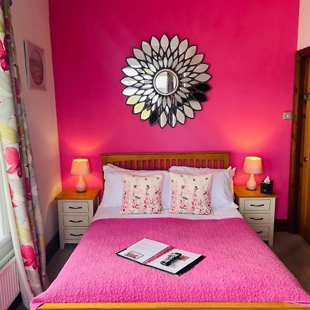 The Railway Inn Rise Екстер'єр фото