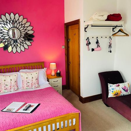 The Railway Inn Rise Екстер'єр фото