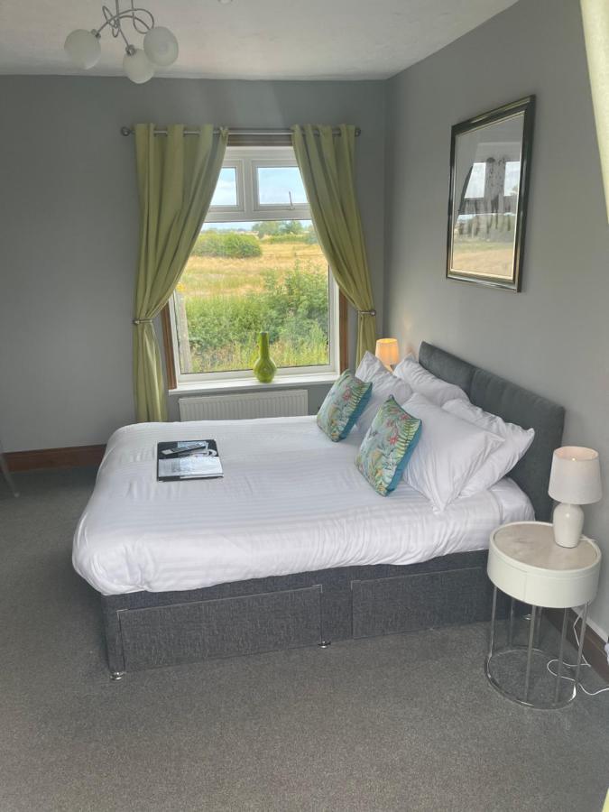 The Railway Inn Rise Екстер'єр фото