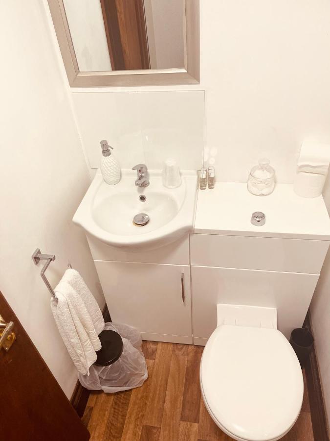 The Railway Inn Rise Екстер'єр фото