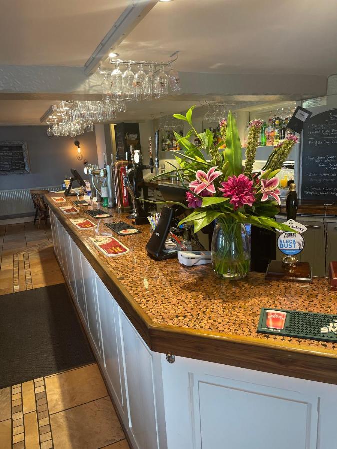 The Railway Inn Rise Екстер'єр фото