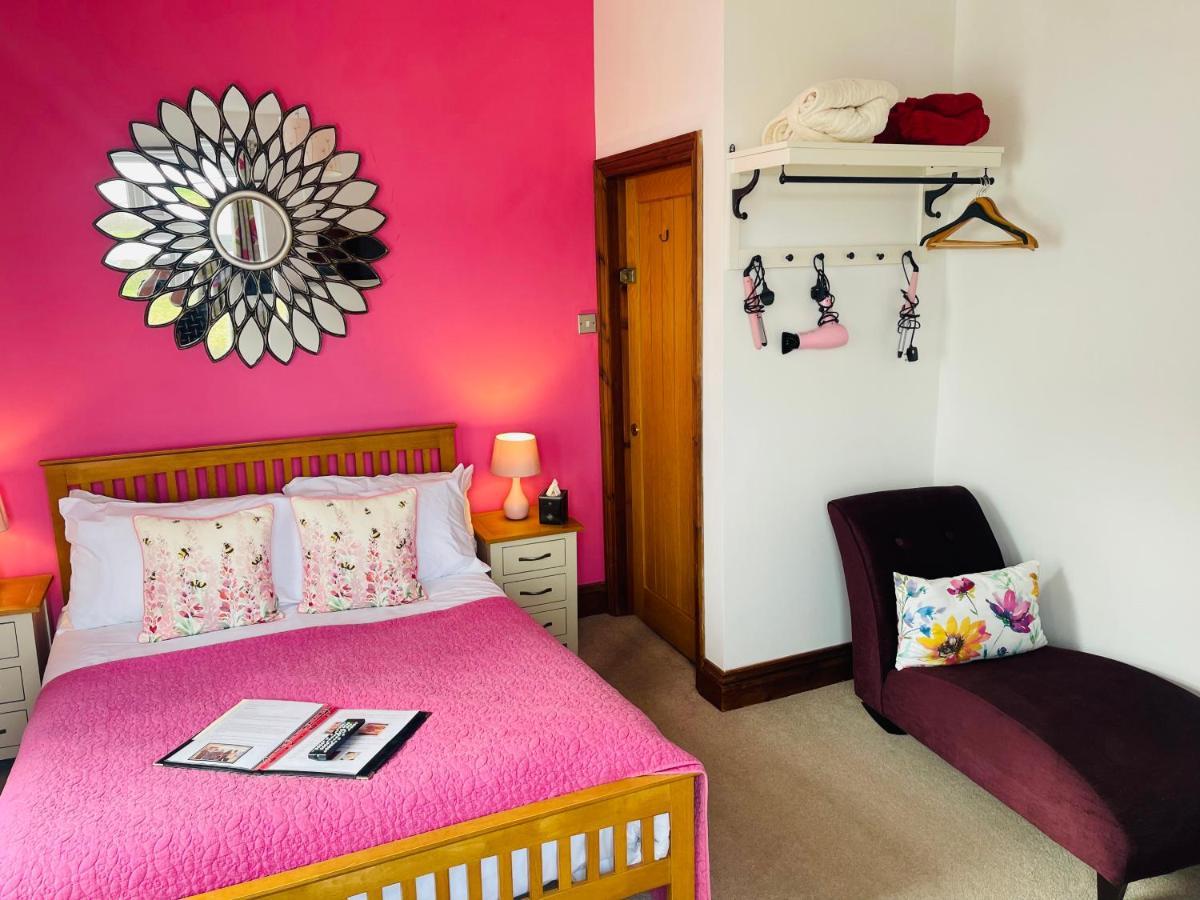 The Railway Inn Rise Екстер'єр фото